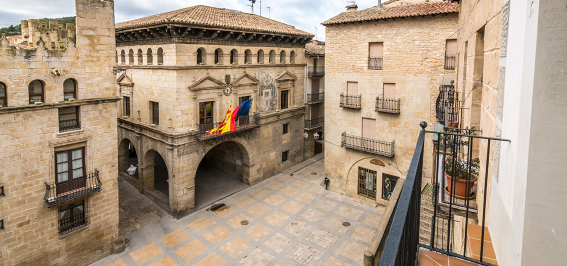 Apartamentos Querol y Apartamentos Plaza Mayor